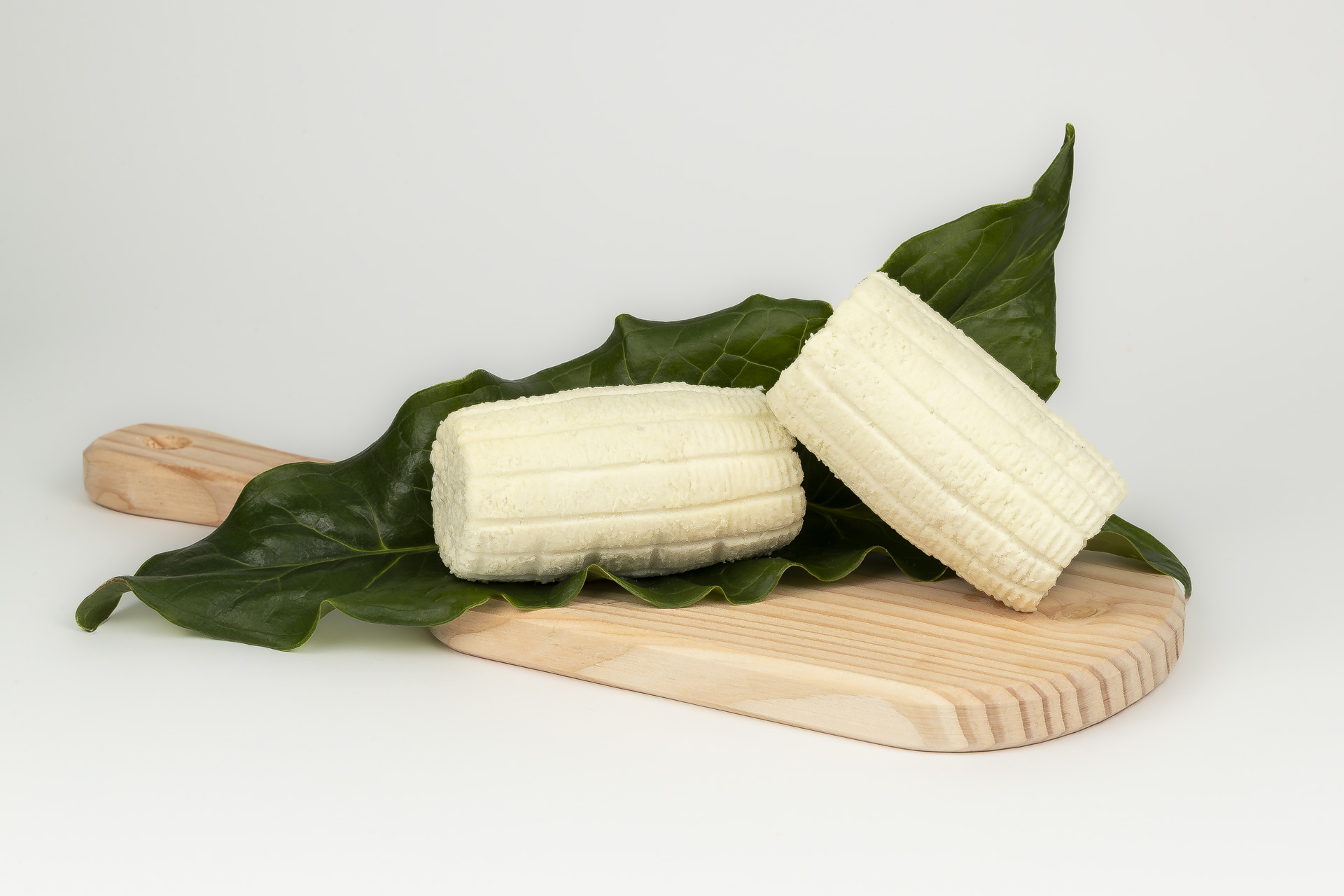 Ricotta secca ovicaprina bianca